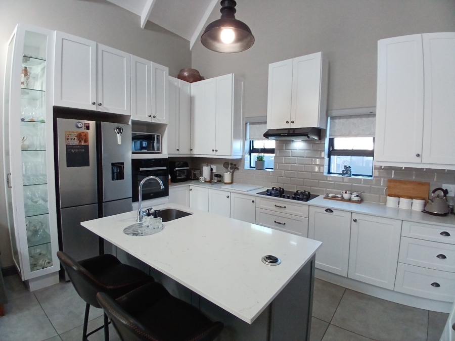2 Bedroom Property for Sale in Hartenbos Central Western Cape